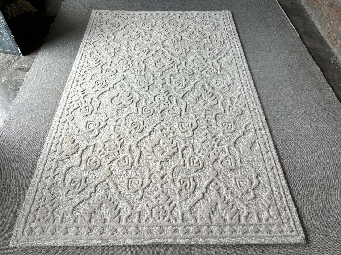 Hand Tufted - Ivory Half White