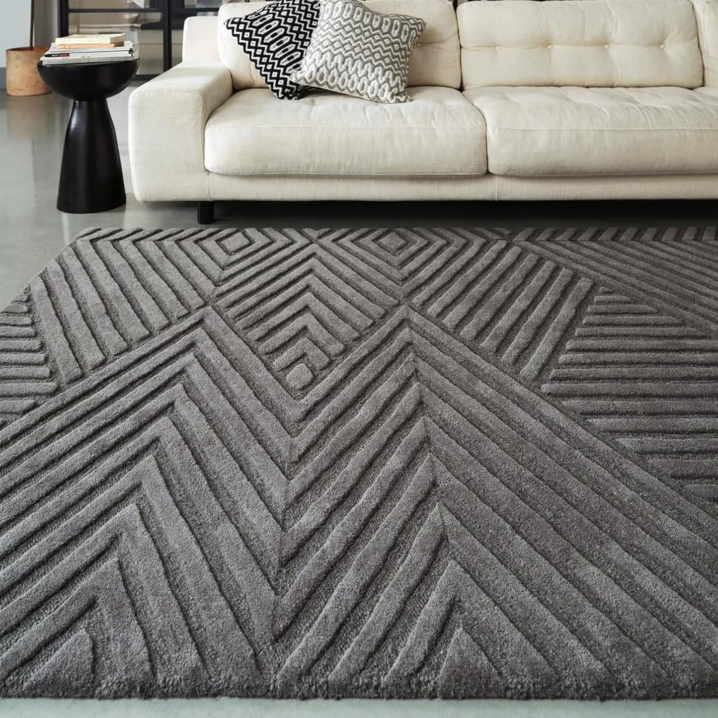 Hand Tufted - Charcoal Triangle