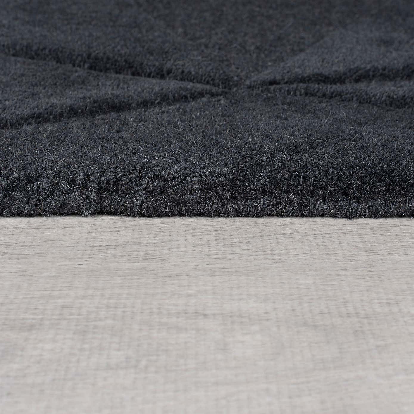 Hand Tufted - Triangle Charcoal