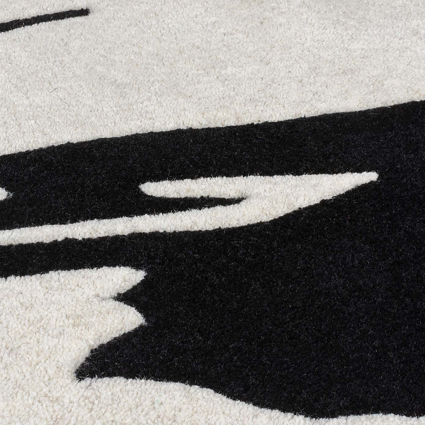 Hand Tufted - White & Black Wave