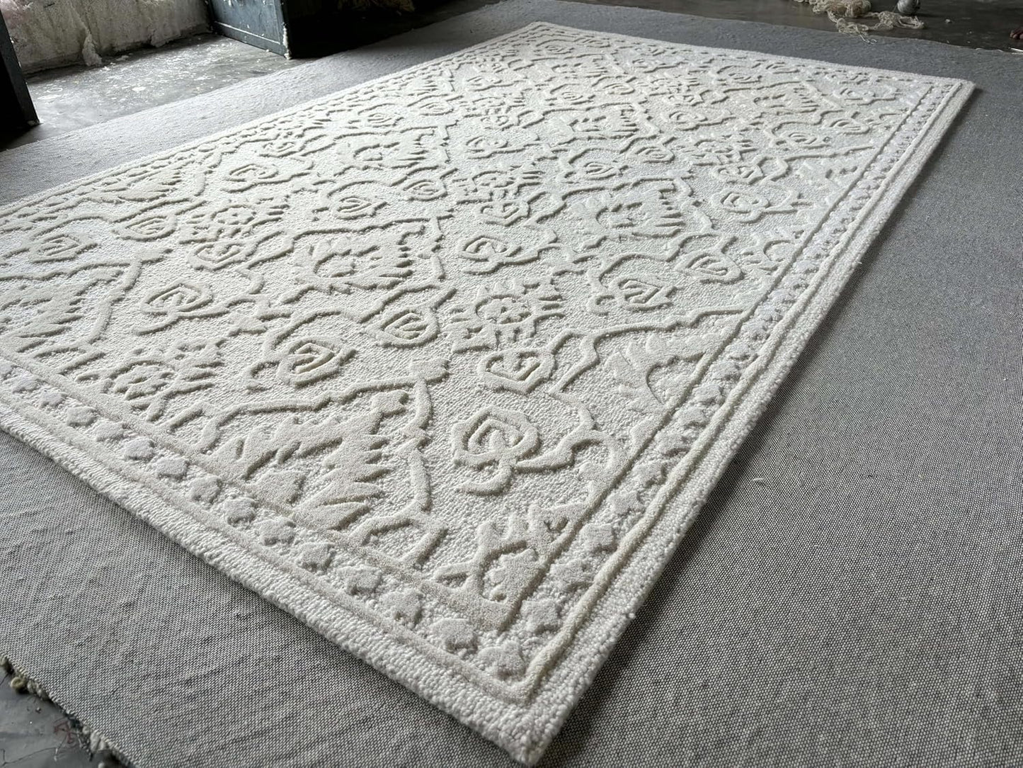 Hand Tufted - Ivory Half White