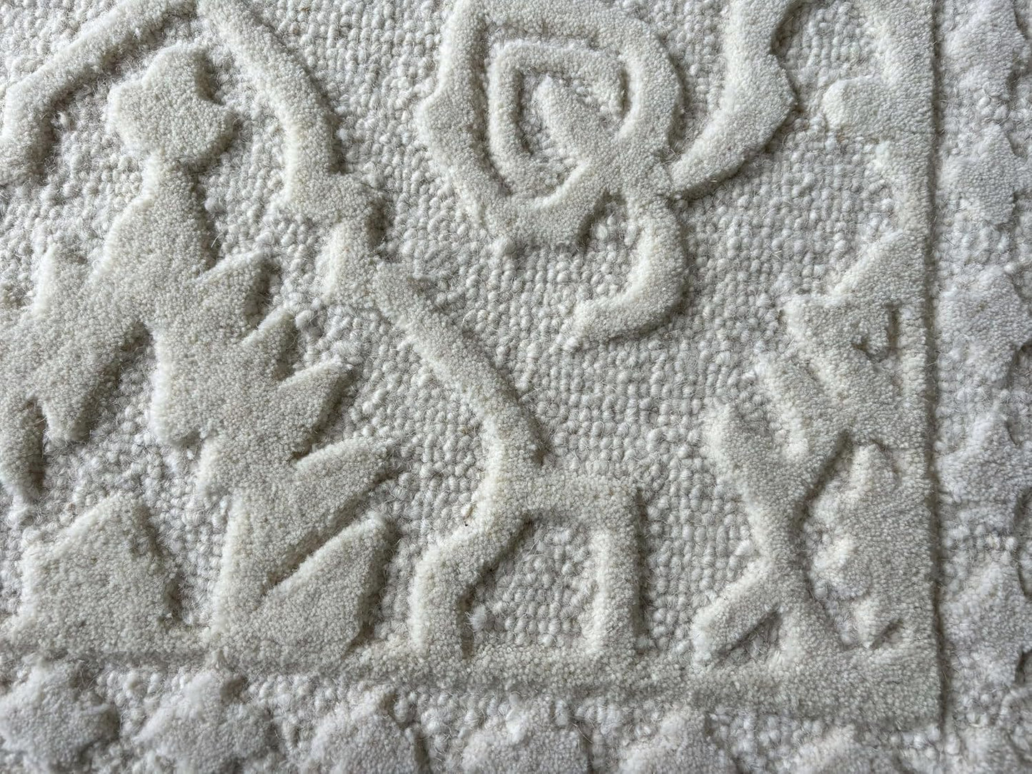 Hand Tufted - Ivory Half White